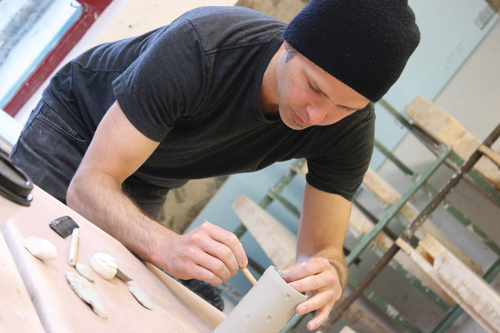 Robin DuPont teaching at Kootenay School of the Arts. Photograph courtesy of Selkirk College.