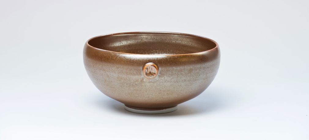 Kit Cornell. Bowl, 2016. Porcelain, Exeter clay glaze. Reduction fired to Cone 10. 4 x 8 in. Photo by Jacques Cornell.