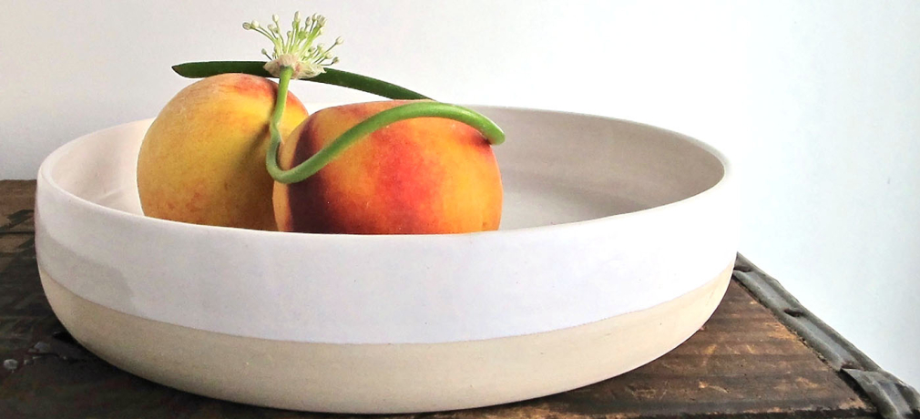 Nataina Hume. Fruit Bowl, 2014. Cone 6 stoneware, oxidation. 11 x 2 in. Photo by the artist.