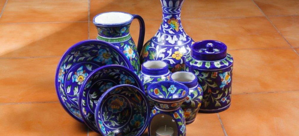Neerja International. Table accessories ( tea light, bowl set, vase, jug).