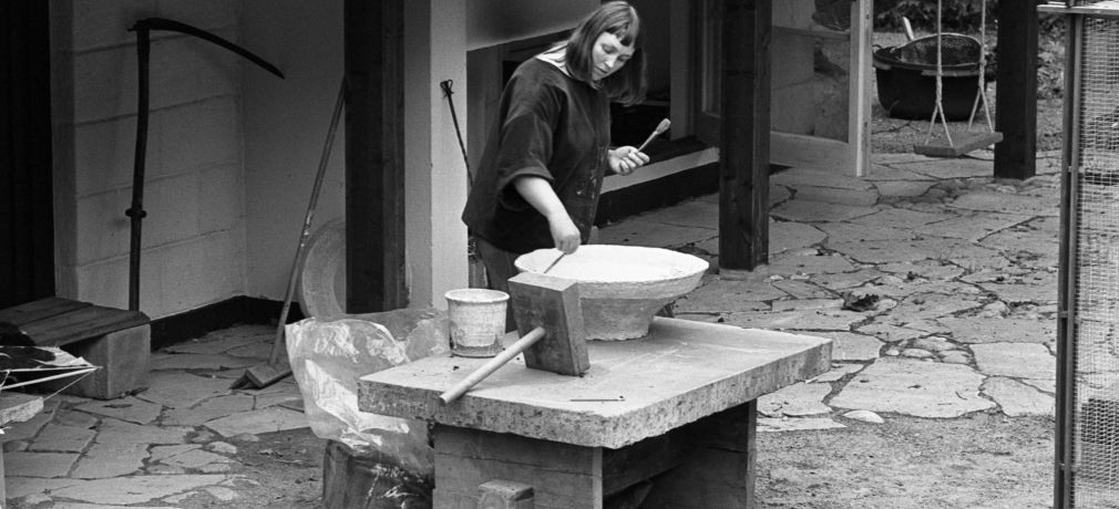 An early photo of the artist and sculptor Hertha Hillfon working in her studio at her home in Stockholm. Photo by Lars Lennart Forsberg, courtesy of TT/Sipa USA.