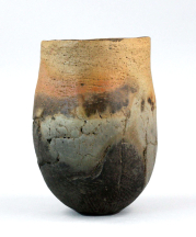 Elspeth Owen. Vessel, 1987. Pinch pot, Earthstone clay fired with oxides and seaweed, approx. 8 x 5 x 5 in. Photo by author.
