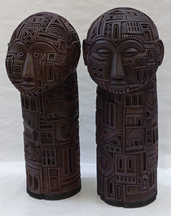 Djakou Kanyuo, Shape of Memories, 2023, glaze and polished fired clay, 86cm x 40cm x 32cm, © Djakou Kanyuo.